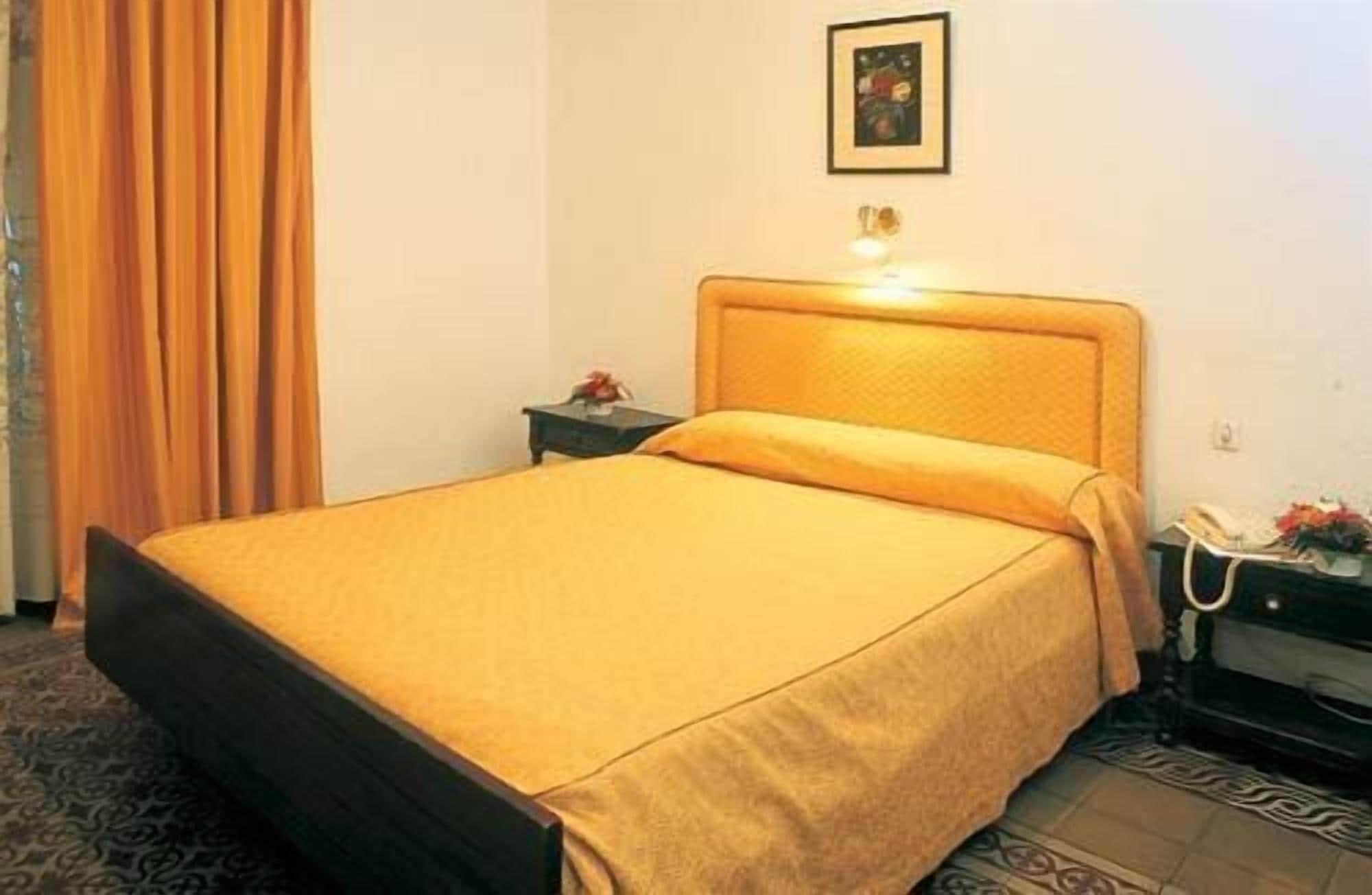 סביליה Hostal Sierpes מראה חיצוני תמונה